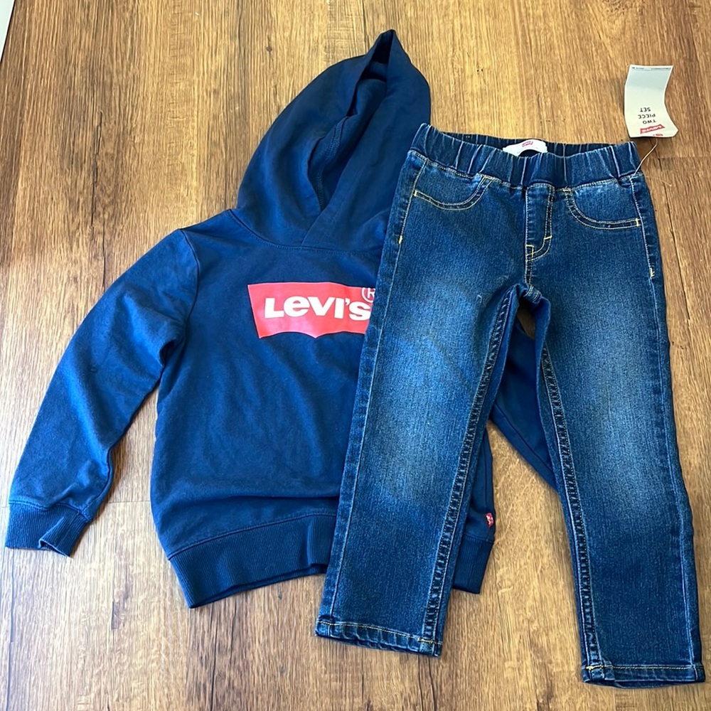 Levis two piece set hooded sweatshirt with pants.